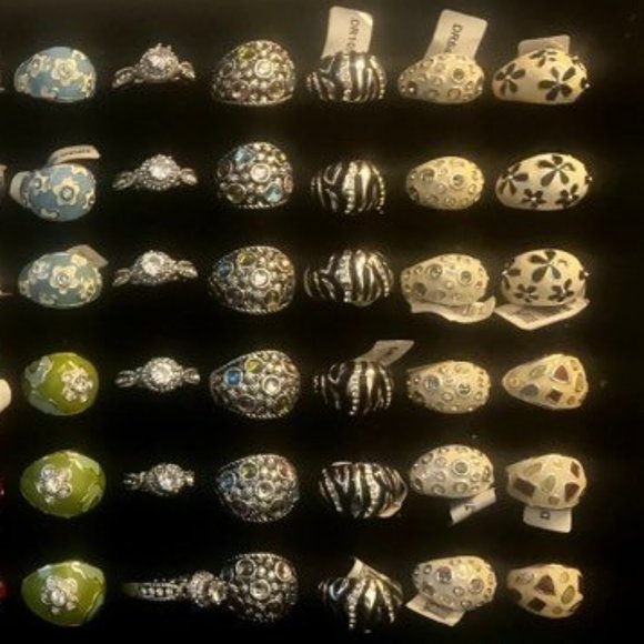 72 Assorted Female Rings. - Picture 2 of 3